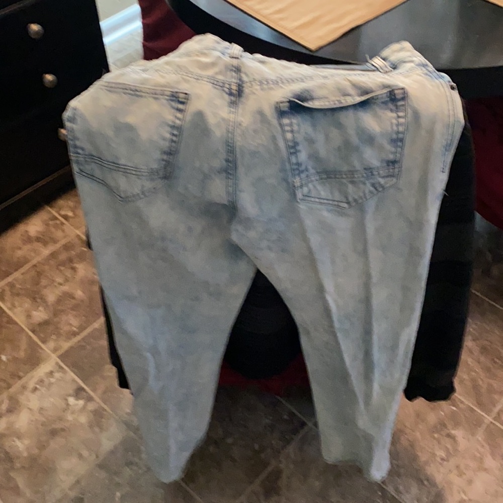 Jeans - Picture 2 of 3